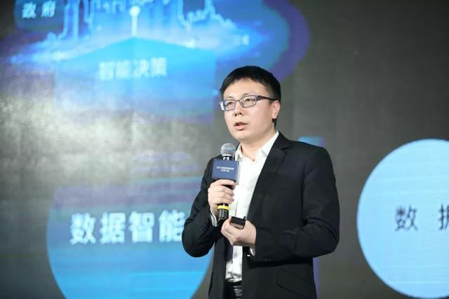 张健:从清华斯坦福到AI领军者,揭秘如何用技术创新解决企业数据难题 张健:从清华斯坦福到AI领军者,揭秘如何用技术创新解决企业数据难题